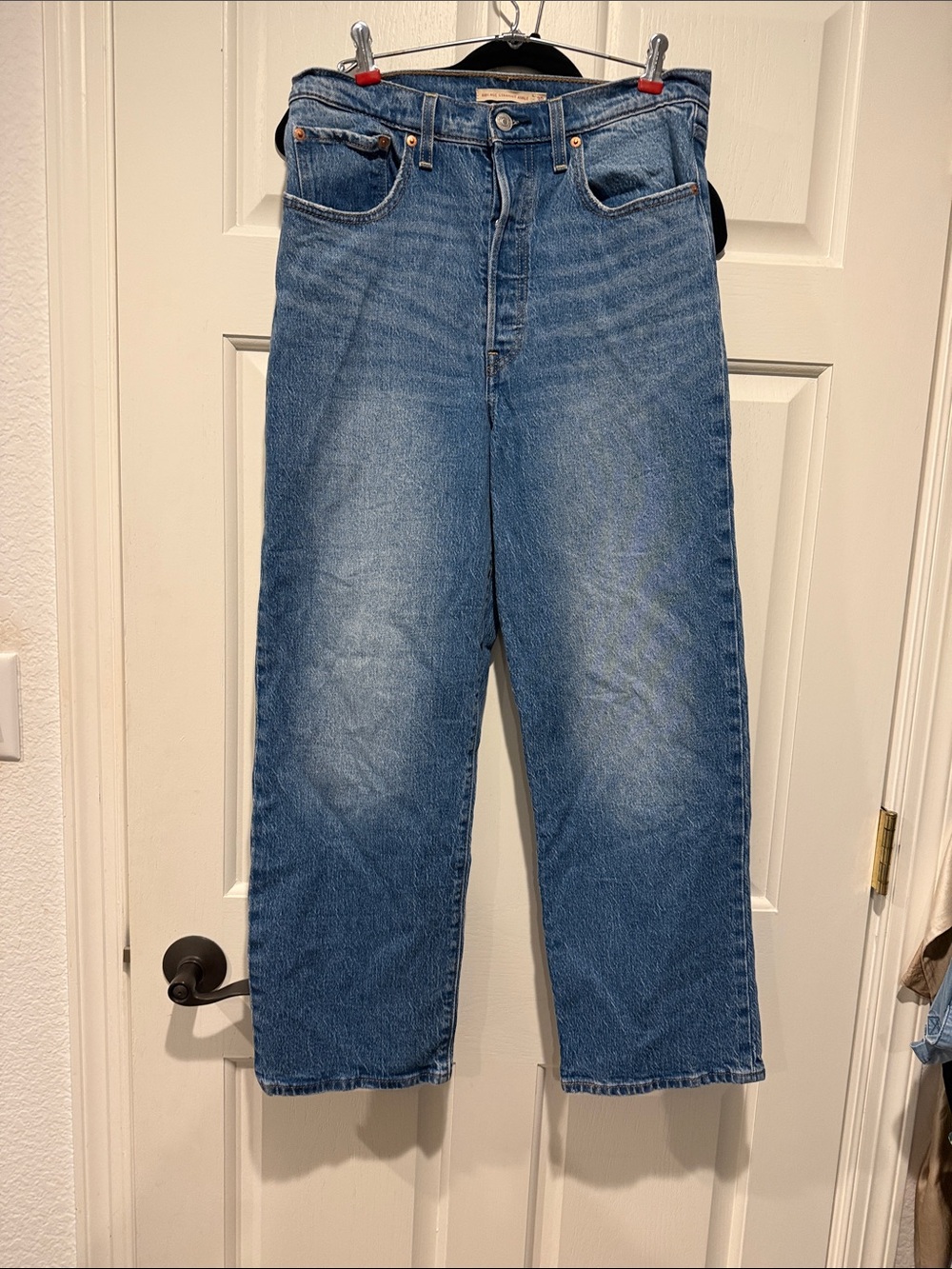 Classic Women’s Blue Ribcage Straight-Leg Jeans